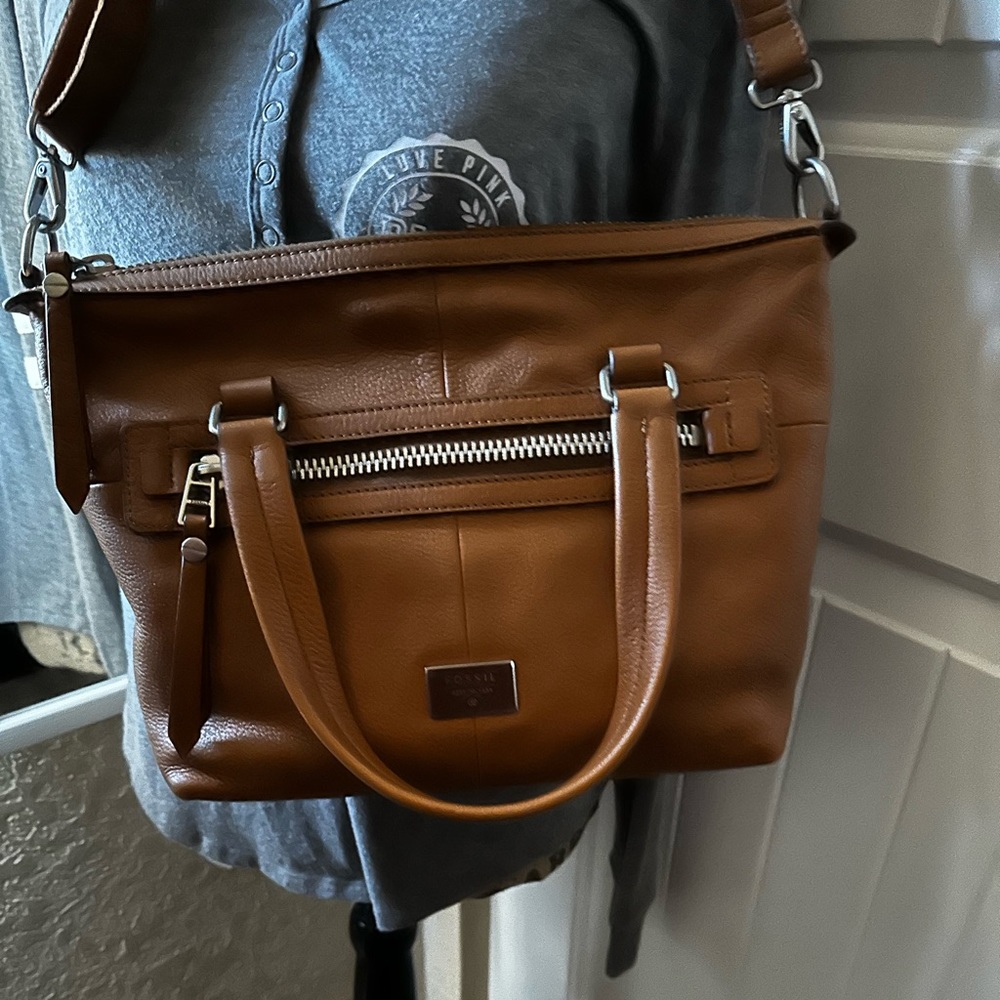 Light brown fossil bag good condition Leather